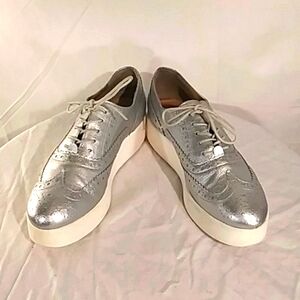 🔥 Like New Carvela Silver Leather Wingtip Platform Shoe